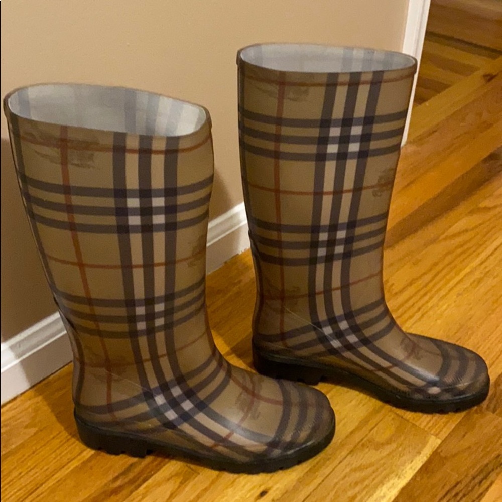 Authentic Burberry Rainboots